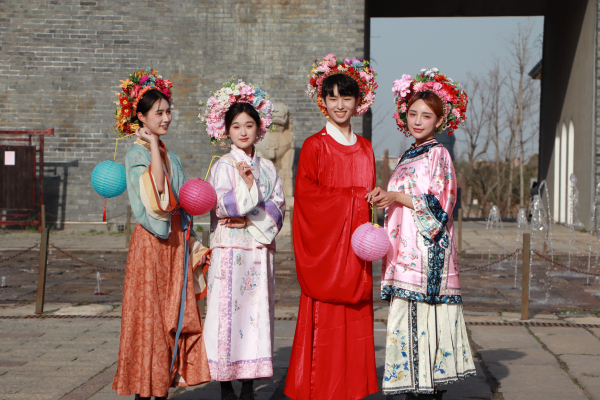 ?一城春色滿(mǎn)街花，首屆肥東撮街簪花節(jié)正式啟動(dòng)
